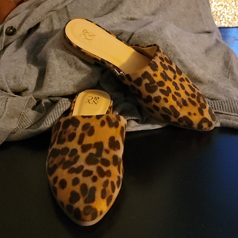 Leopard mules